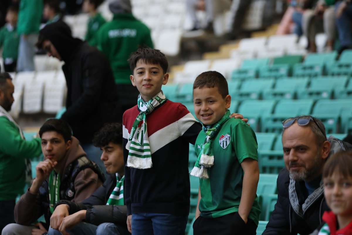 (FOTO GALERİ) Bursaspor-Kırşehir Belediyespor Maçından Taraftar Fotoğrafları