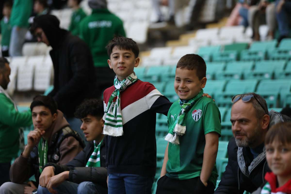 (FOTO GALERİ) Bursaspor-Kırşehir Belediyespor Maçından Taraftar Fotoğrafları