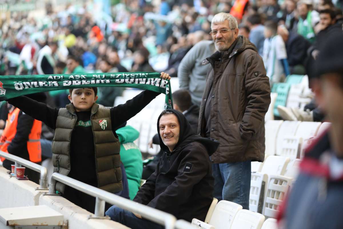 (FOTO GALERİ) Bursaspor-Kırşehir Belediyespor Maçından Taraftar Fotoğrafları