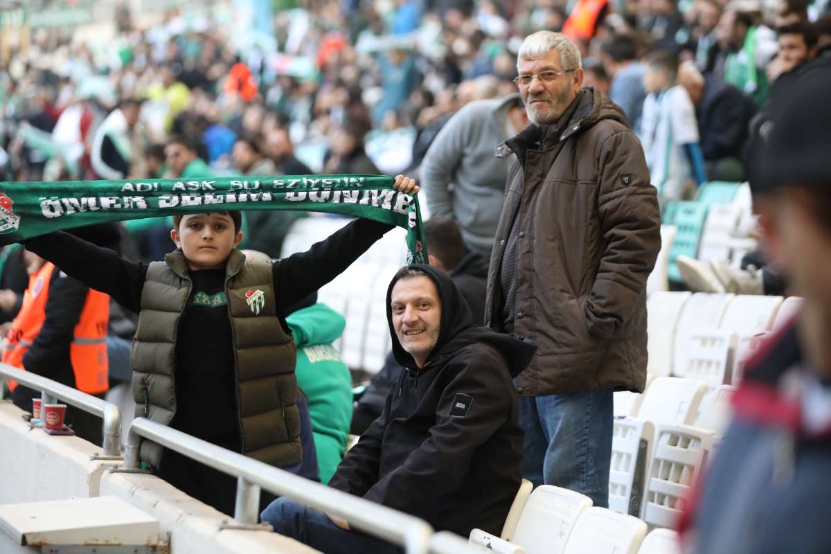 (FOTO GALERİ) Bursaspor-Kırşehir Belediyespor Maçından Taraftar Fotoğrafları
