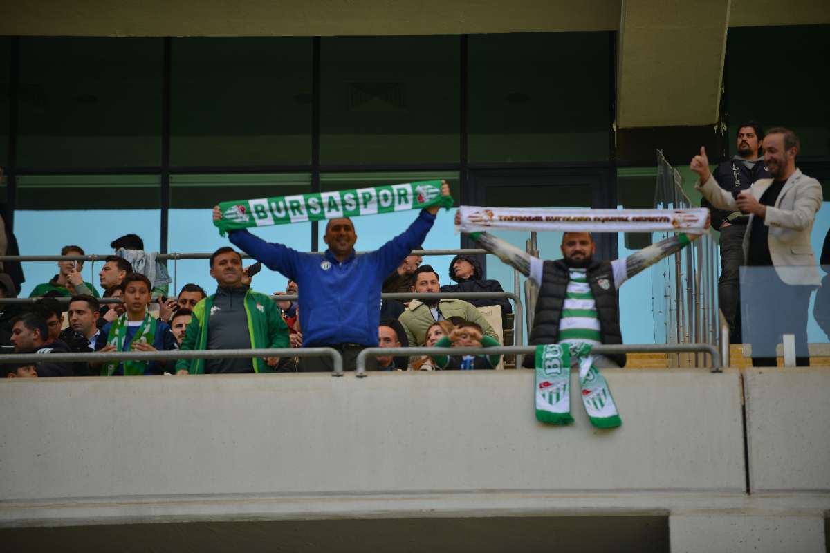 (FOTO GALERİ) Bursaspor-Kırşehir Belediyespor Maçından Taraftar Fotoğrafları