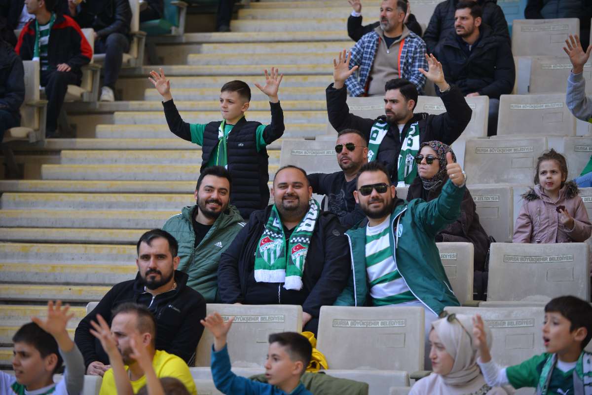 (FOTO GALERİ) Bursaspor-Kırşehir Belediyespor Maçından Taraftar Fotoğrafları
