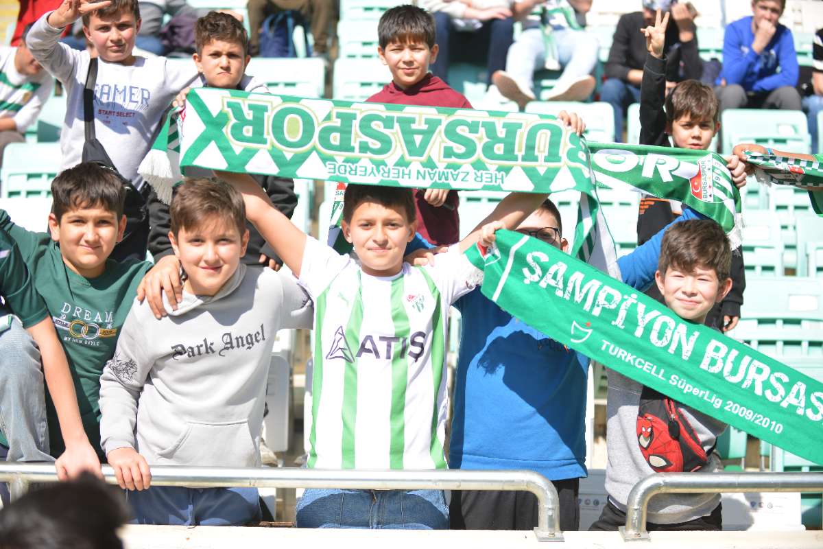 (FOTO GALERİ) Bursaspor-Kırşehir Belediyespor Maçından Taraftar Fotoğrafları