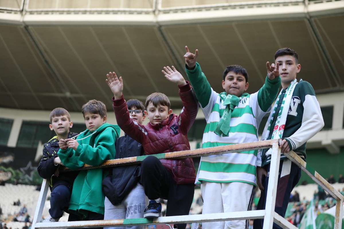 (FOTO GALERİ) Bursaspor-Kırşehir Belediyespor Maçından Taraftar Fotoğrafları