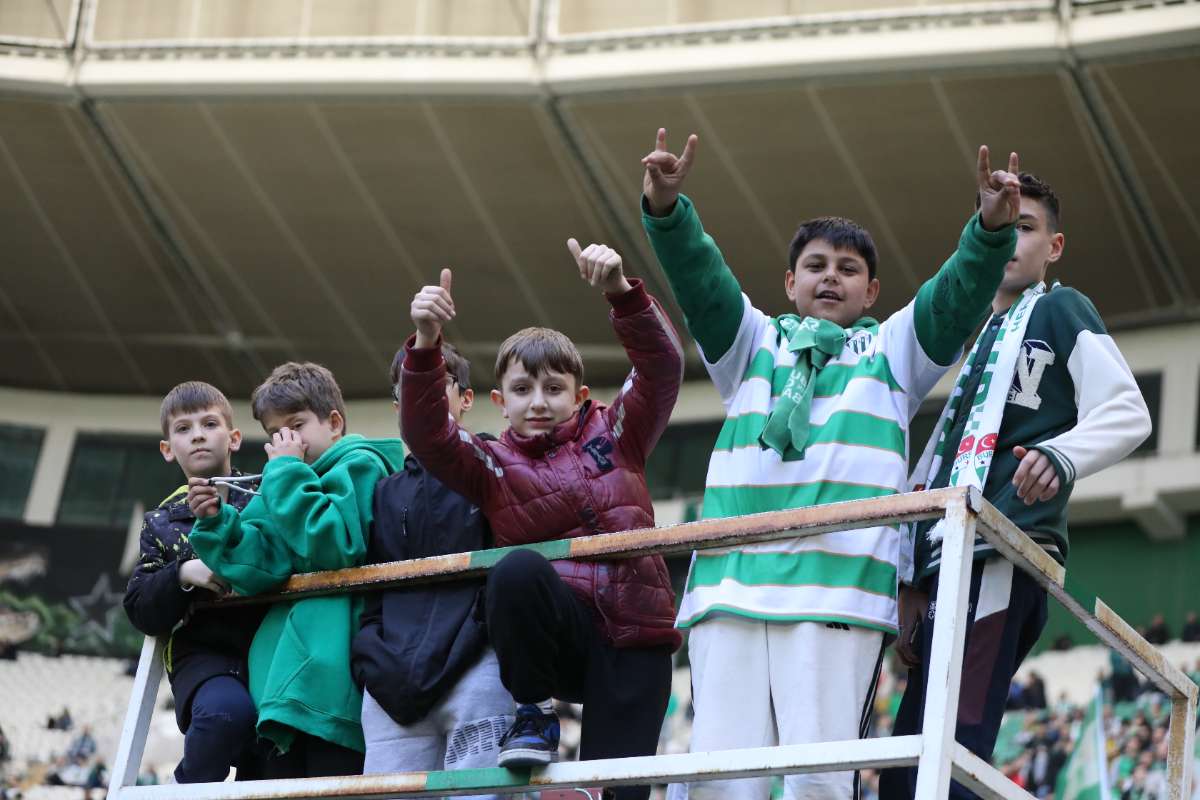 (FOTO GALERİ) Bursaspor-Kırşehir Belediyespor Maçından Taraftar Fotoğrafları