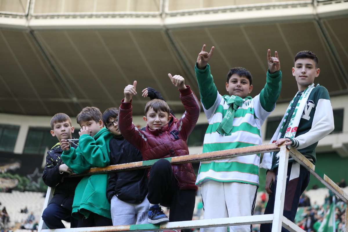 (FOTO GALERİ) Bursaspor-Kırşehir Belediyespor Maçından Taraftar Fotoğrafları