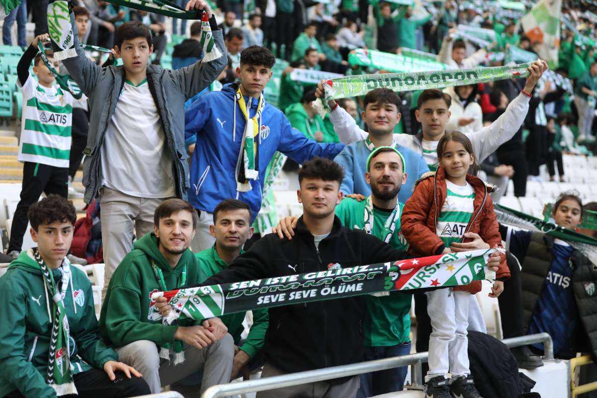 (FOTO GALERİ) Bursaspor-Kırşehir Belediyespor Maçından Taraftar Fotoğrafları