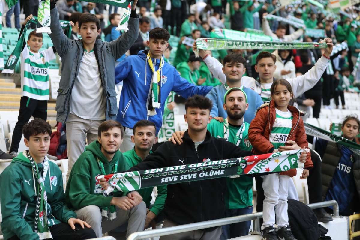 (FOTO GALERİ) Bursaspor-Kırşehir Belediyespor Maçından Taraftar Fotoğrafları