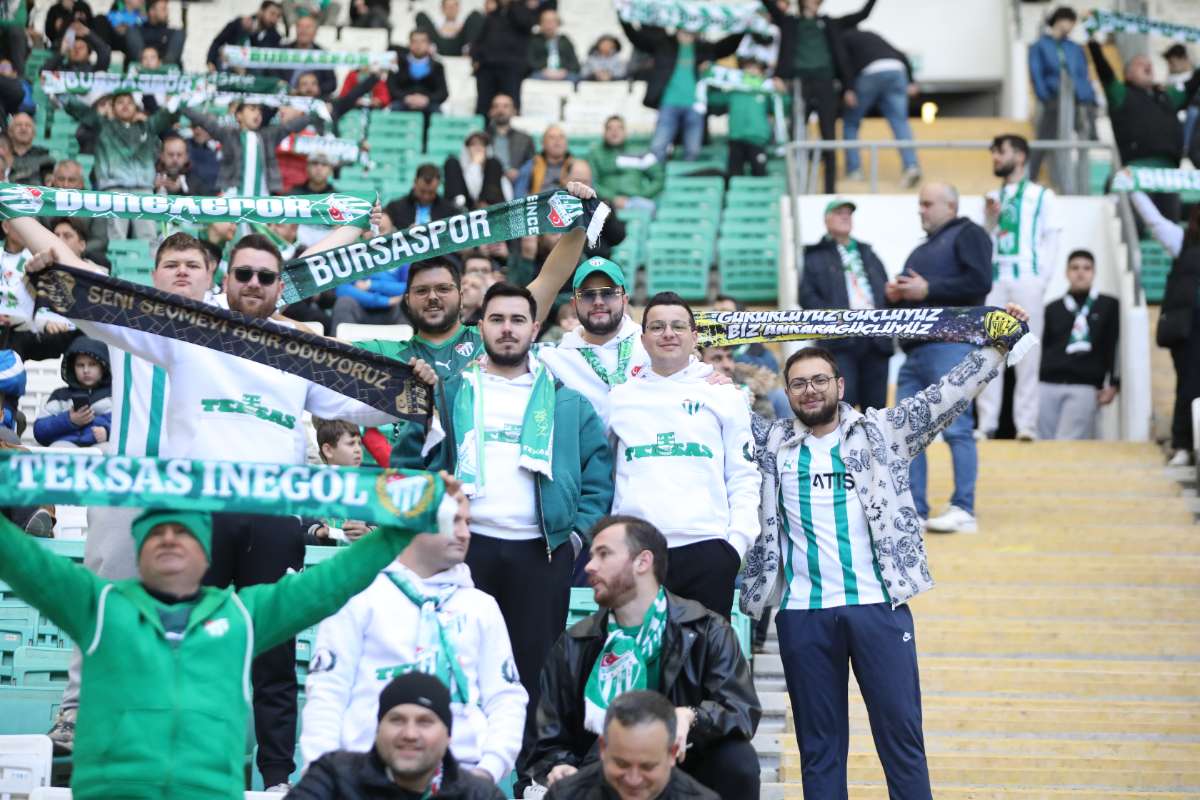 (FOTO GALERİ) Bursaspor-Kırşehir Belediyespor Maçından Taraftar Fotoğrafları