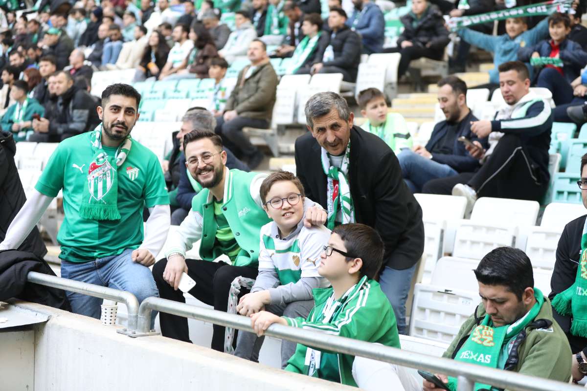 (FOTO GALERİ) Bursaspor-Kırşehir Belediyespor Maçından Taraftar Fotoğrafları