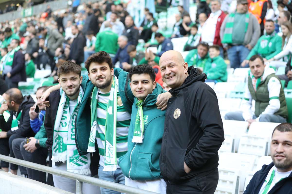 (FOTO GALERİ) Bursaspor-Kırşehir Belediyespor Maçından Taraftar Fotoğrafları