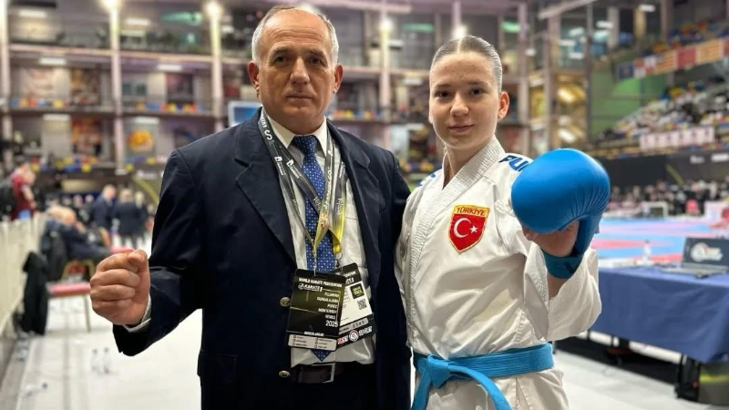 Bursa Büyükşehir Belediyespor Nisanur Çakır'dan gümüş madalya