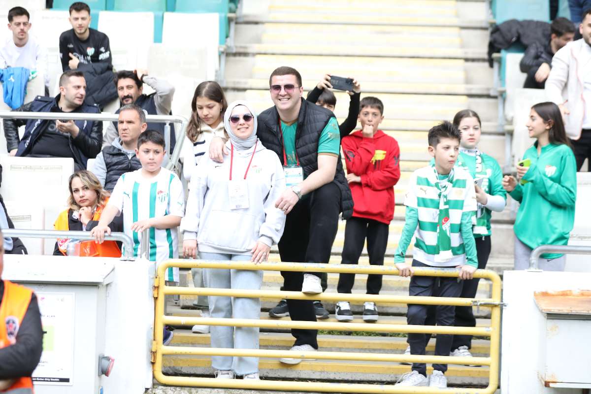 (FOTO GALERİ) BURSASPOR - 23 ELAZIĞ FK TARAFTAR FOTOĞRAFLARI