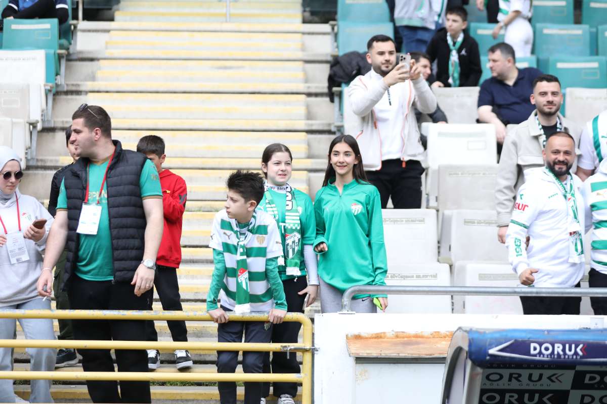 (FOTO GALERİ) BURSASPOR - 23 ELAZIĞ FK TARAFTAR FOTOĞRAFLARI