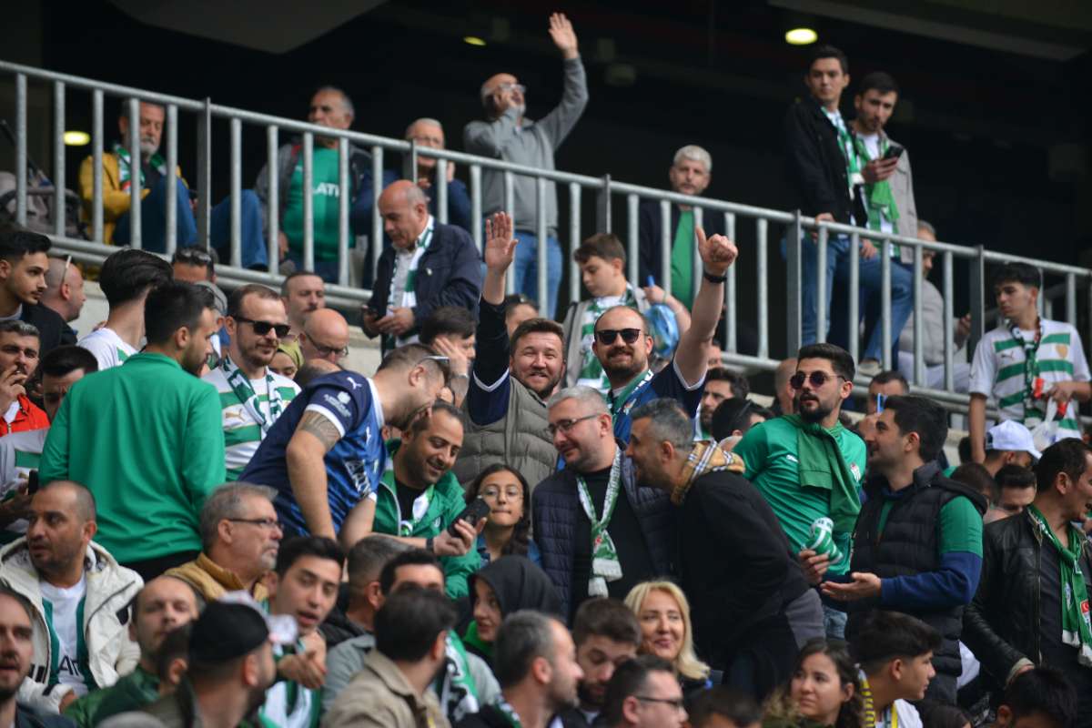 (FOTO GALERİ) BURSASPOR - 23 ELAZIĞ FK TARAFTAR FOTOĞRAFLARI
