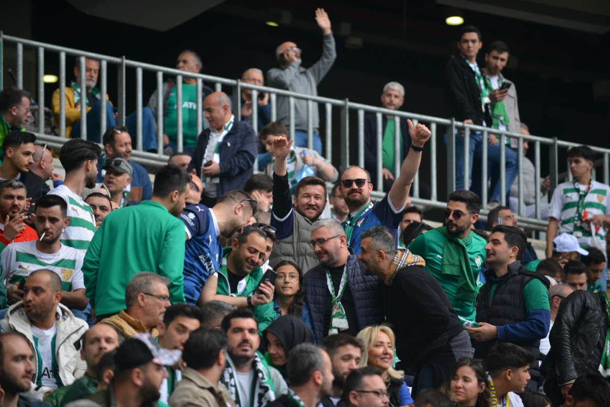 (FOTO GALERİ) BURSASPOR - 23 ELAZIĞ FK TARAFTAR FOTOĞRAFLARI