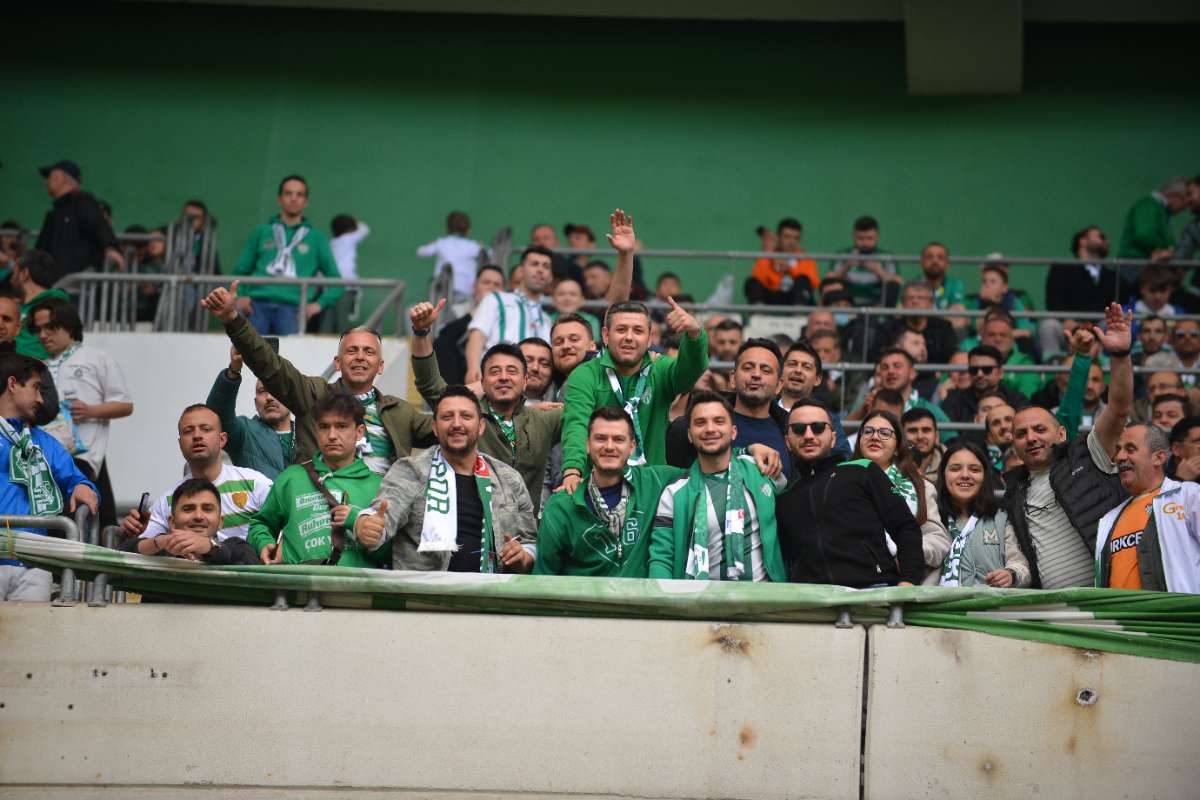 (FOTO GALERİ) BURSASPOR - 23 ELAZIĞ FK TARAFTAR FOTOĞRAFLARI