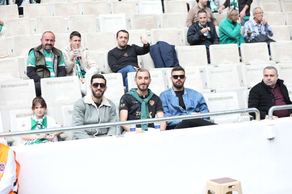 (FOTO GALERİ) BURSASPOR - 23 ELAZIĞ FK TARAFTAR FOTOĞRAFLARI