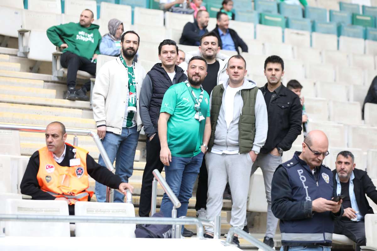 (FOTO GALERİ) BURSASPOR - 23 ELAZIĞ FK TARAFTAR FOTOĞRAFLARI