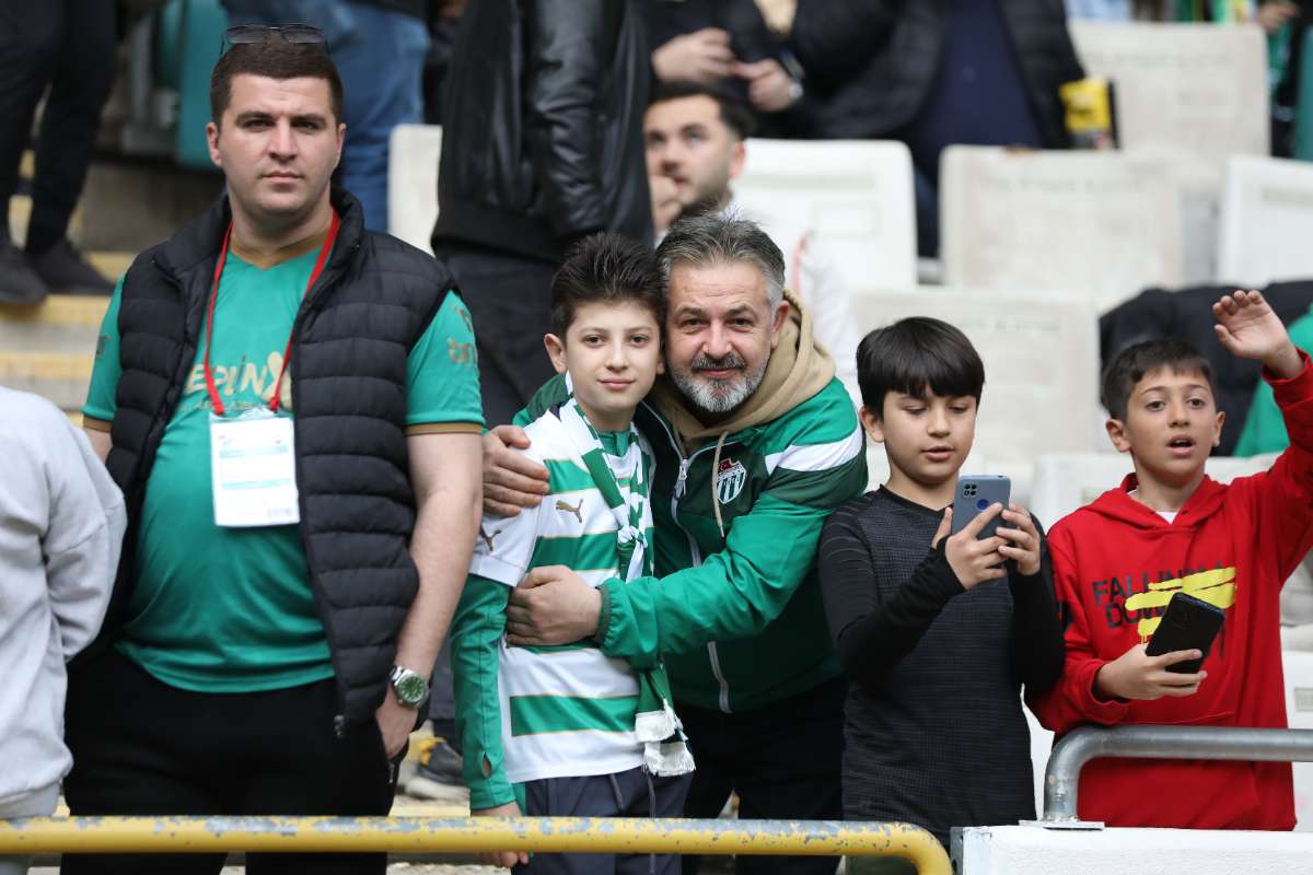 (FOTO GALERİ) BURSASPOR - 23 ELAZIĞ FK TARAFTAR FOTOĞRAFLARI