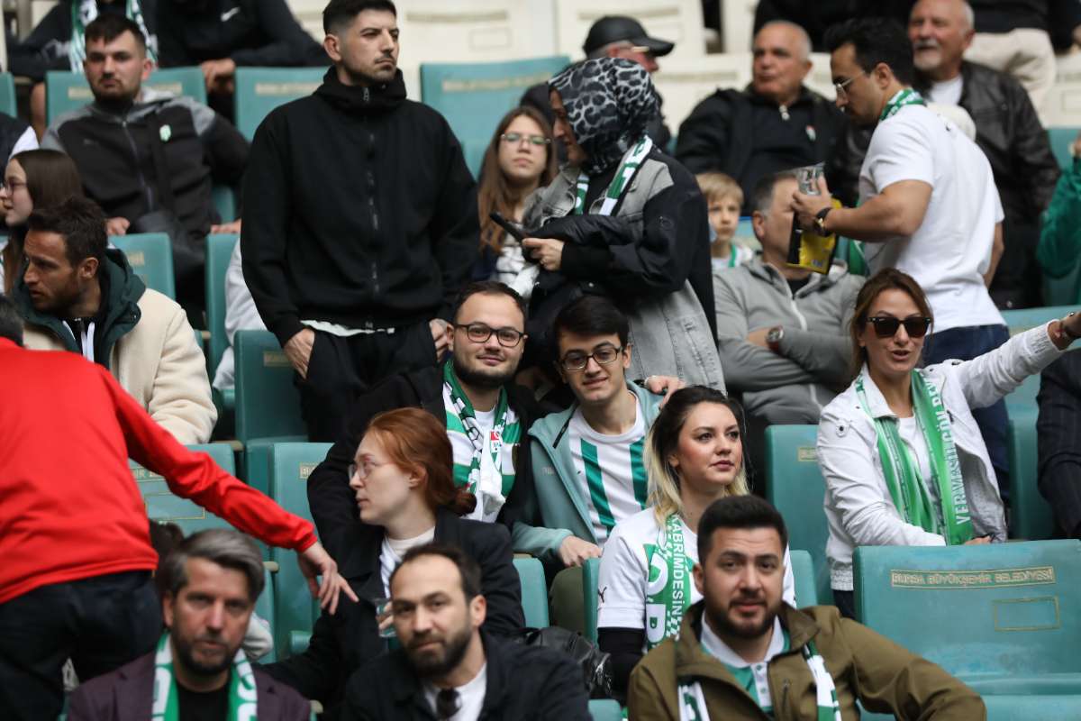 (FOTO GALERİ) BURSASPOR - 23 ELAZIĞ FK TARAFTAR FOTOĞRAFLARI