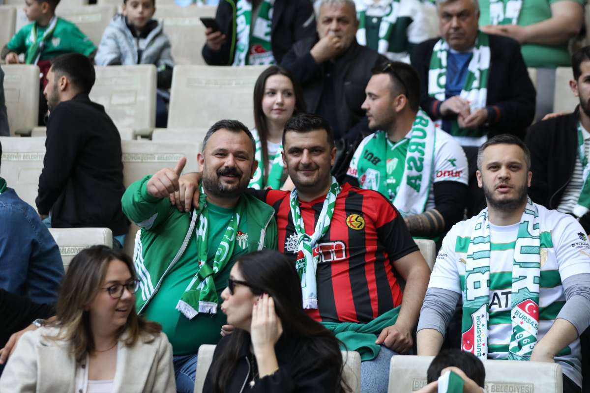 (FOTO GALERİ) BURSASPOR - 23 ELAZIĞ FK TARAFTAR FOTOĞRAFLARI