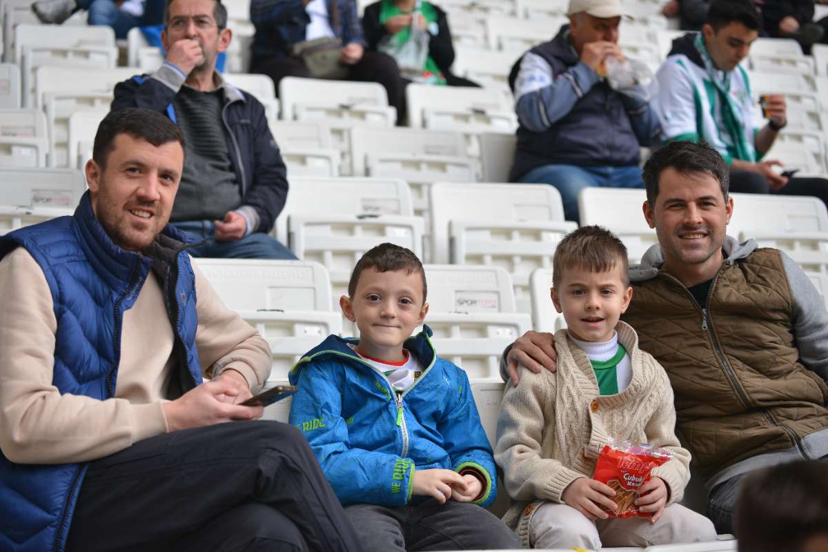 (FOTO GALERİ) BURSASPOR - 23 ELAZIĞ FK TARAFTAR FOTOĞRAFLARI