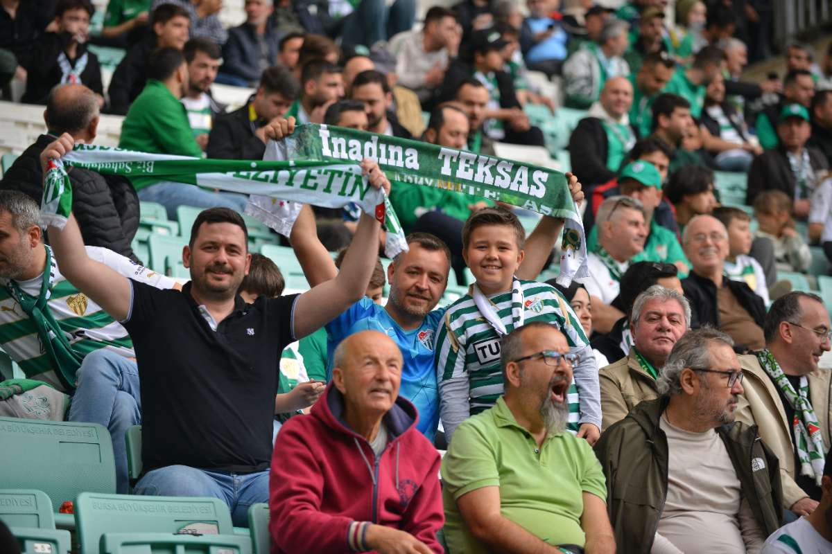 (FOTO GALERİ) BURSASPOR - 23 ELAZIĞ FK TARAFTAR FOTOĞRAFLARI