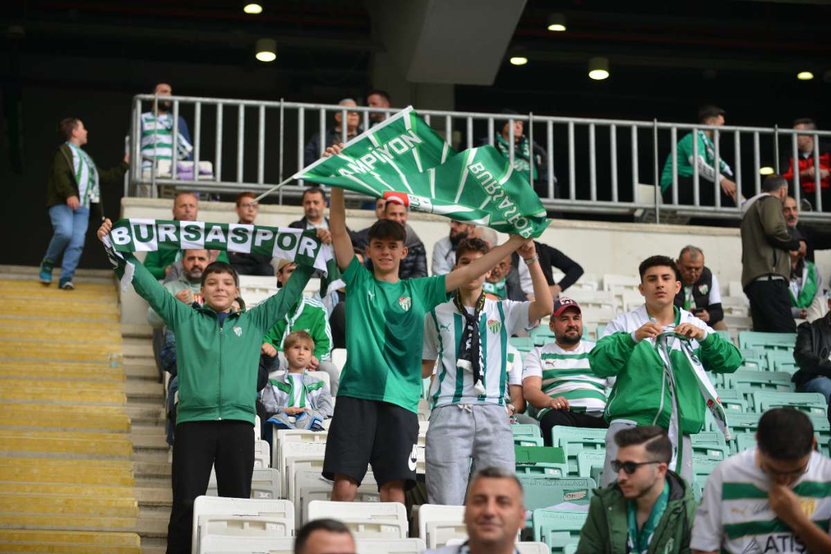 (FOTO GALERİ) BURSASPOR - 23 ELAZIĞ FK TARAFTAR FOTOĞRAFLARI