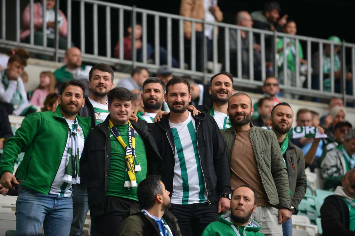 (FOTO GALERİ) BURSASPOR - 23 ELAZIĞ FK TARAFTAR FOTOĞRAFLARI