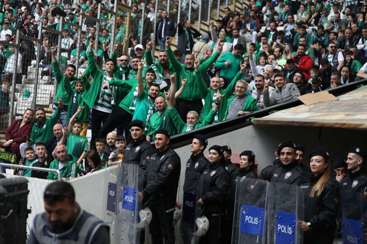 (FOTO GALERİ) BURSASPOR - 23 ELAZIĞ FK TARAFTAR FOTOĞRAFLARI - 2