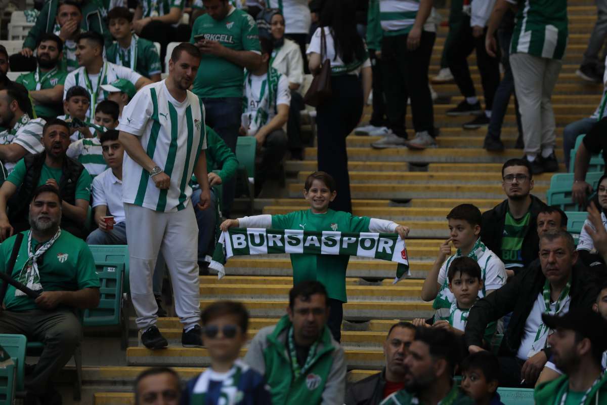 (FOTO GALERİ) BURSASPOR-BORNOVA FK TARAFTAR FOTOĞRAFLARI-1