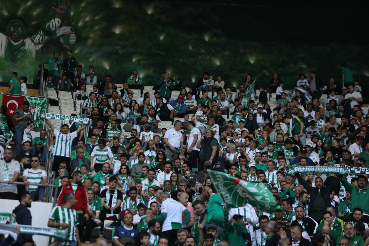 (FOTO GALERİ) BURSASPOR-BORNOVA FK TARAFTAR FOTOĞRAFLARI-1