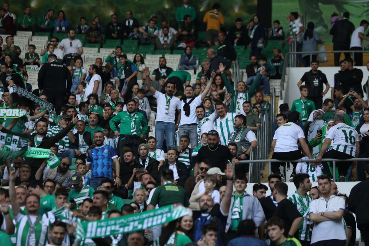 (FOTO GALERİ) BURSASPOR-BORNOVA FK TARAFTAR FOTOĞRAFLARI-1