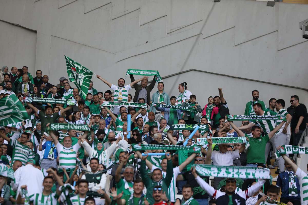 (FOTO GALERİ) BURSASPOR-BORNOVA FK TARAFTAR FOTOĞRAFLARI-1
