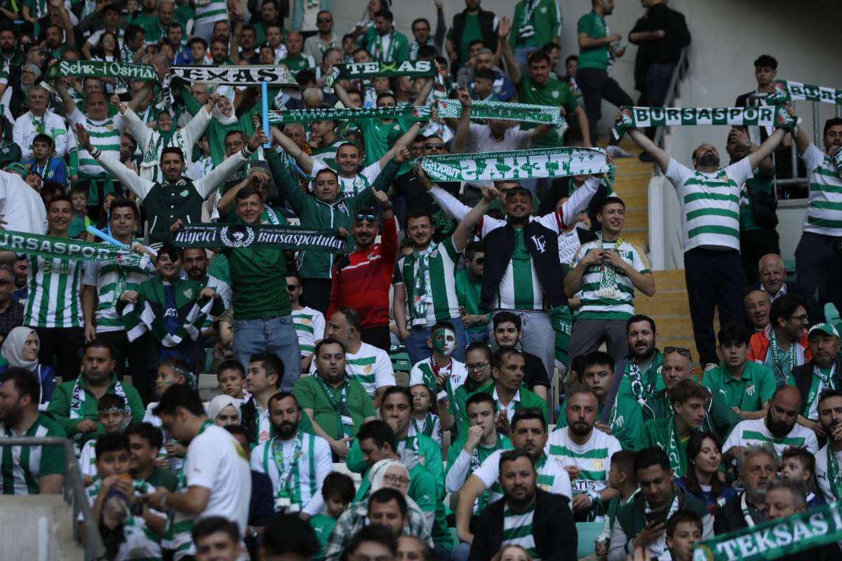 (FOTO GALERİ) BURSASPOR-BORNOVA FK TARAFTAR FOTOĞRAFLARI-1