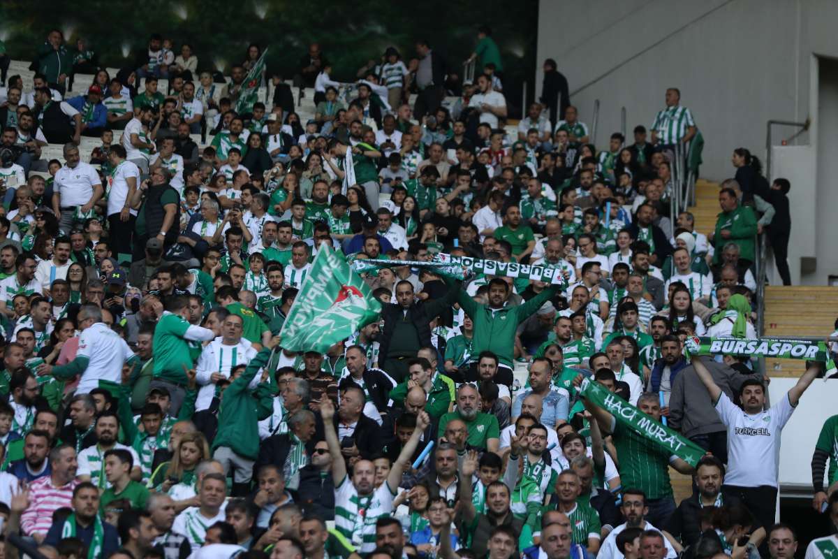 (FOTO GALERİ) BURSASPOR-BORNOVA FK TARAFTAR FOTOĞRAFLARI-1