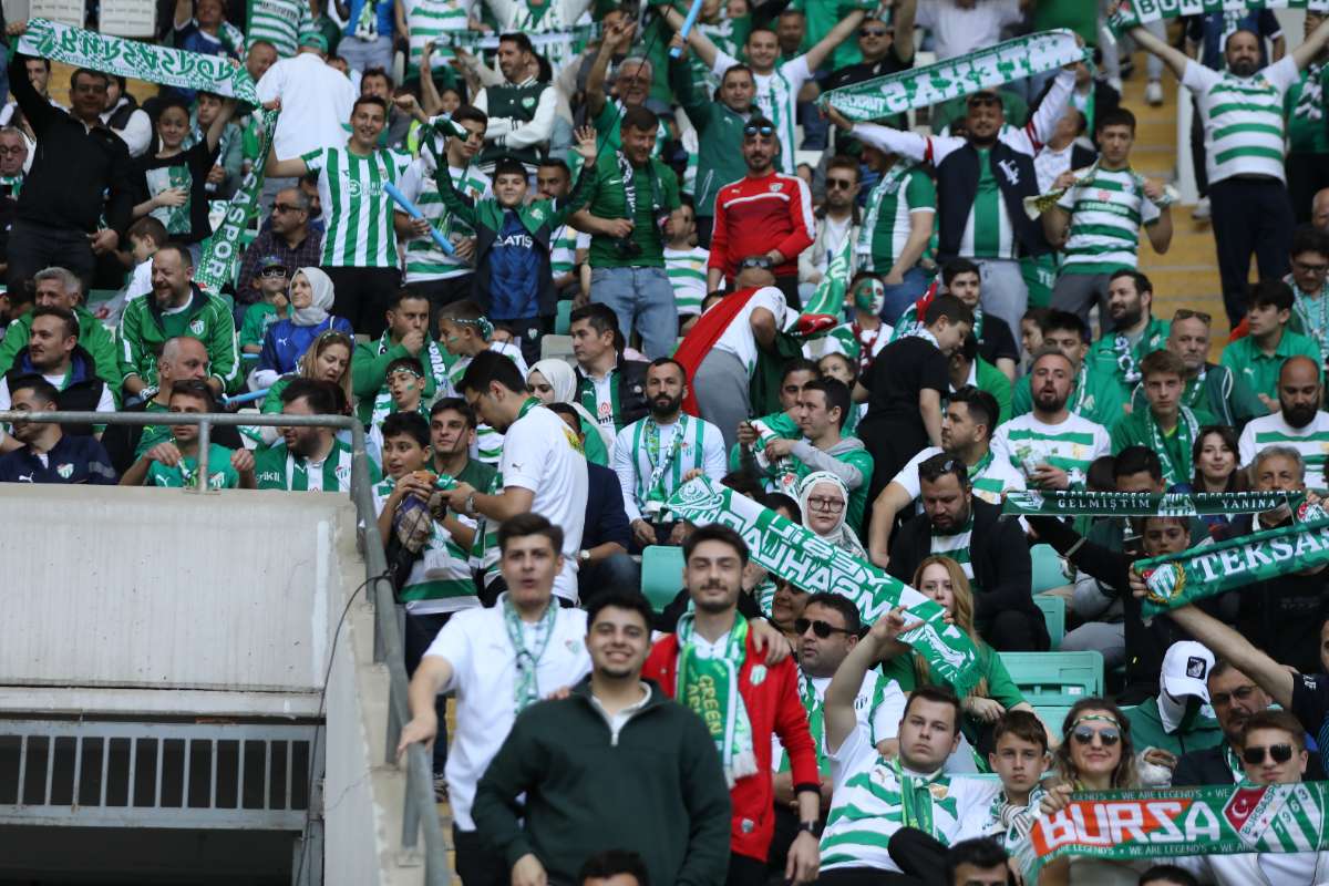 (FOTO GALERİ) BURSASPOR-BORNOVA FK TARAFTAR FOTOĞRAFLARI-1