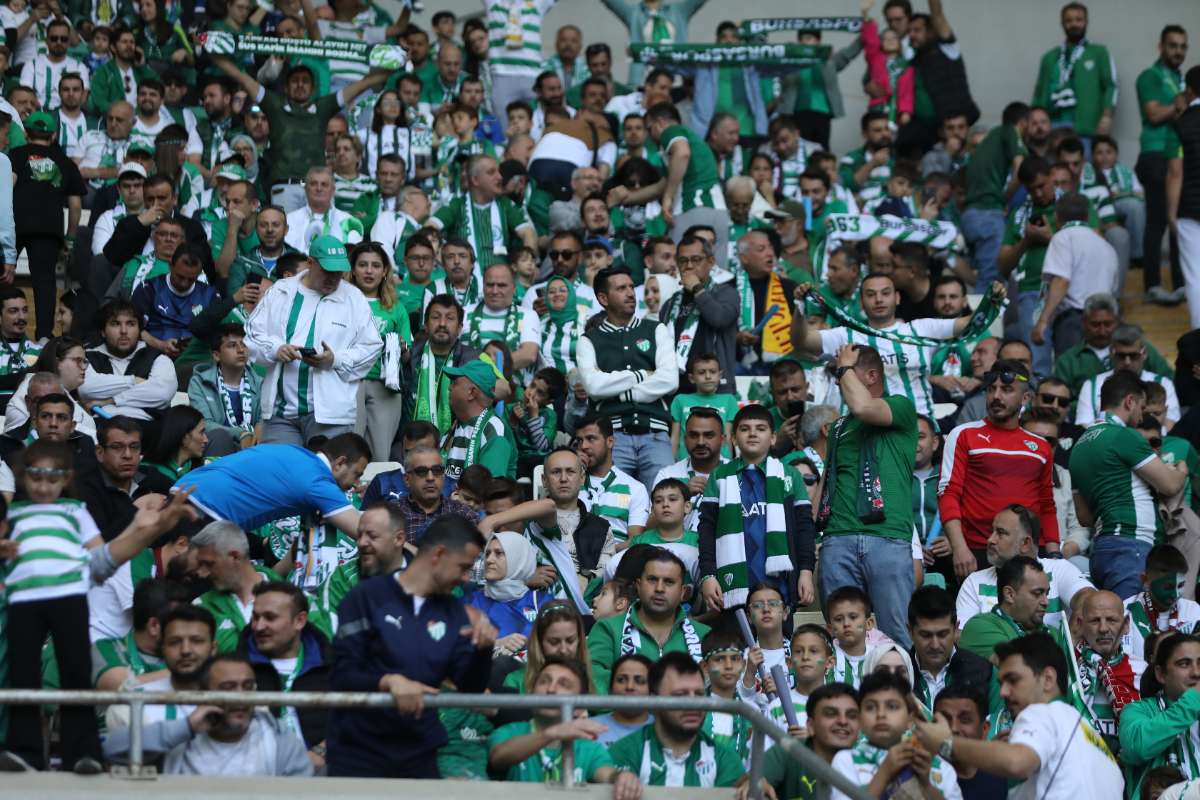 (FOTO GALERİ) BURSASPOR-BORNOVA FK TARAFTAR FOTOĞRAFLARI-1