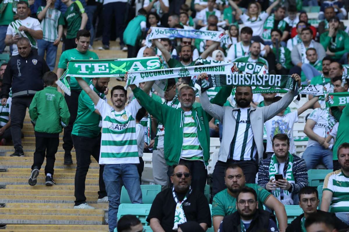 (FOTO GALERİ) BURSASPOR-BORNOVA FK TARAFTAR FOTOĞRAFLARI-1