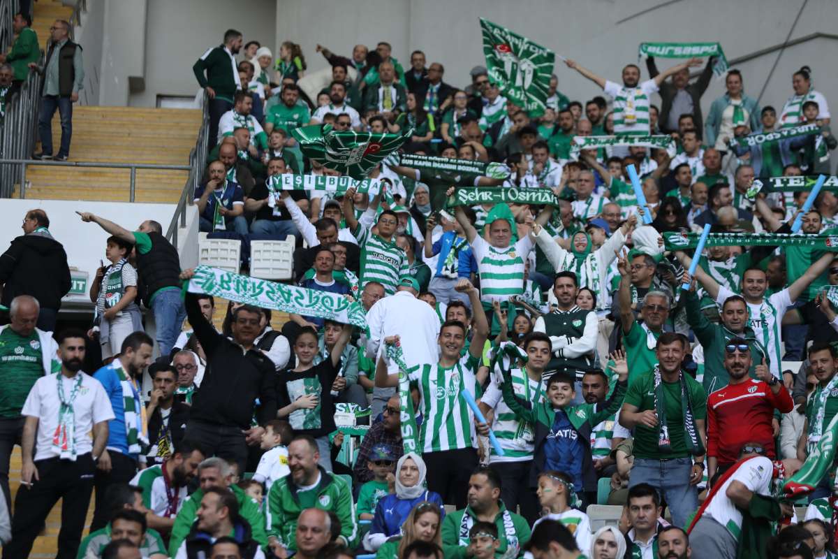 (FOTO GALERİ) BURSASPOR-BORNOVA FK TARAFTAR FOTOĞRAFLARI-1
