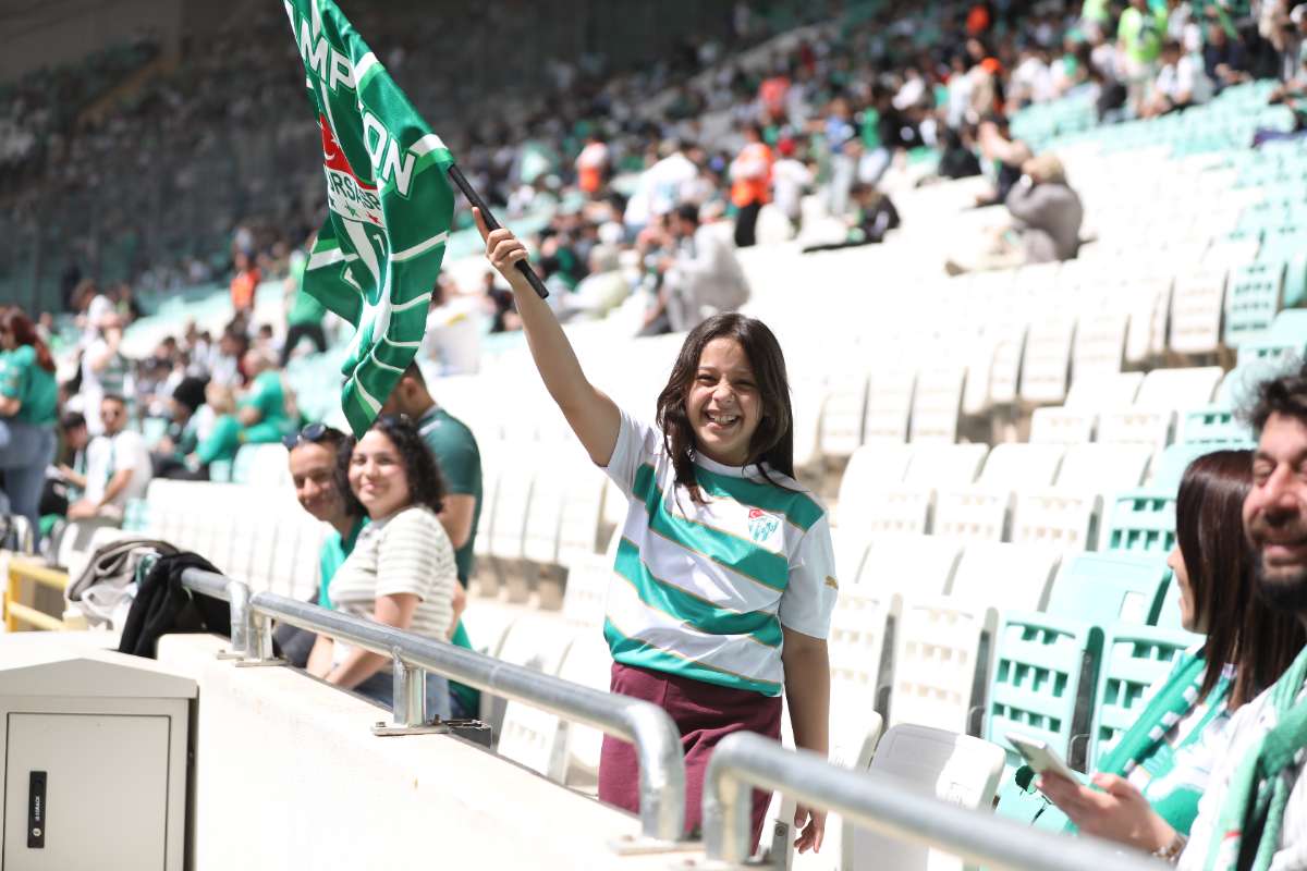 (FOTO GALERİ) BURSASPOR-BORNOVA FK TARAFTAR FOTOĞRAFLARI-1