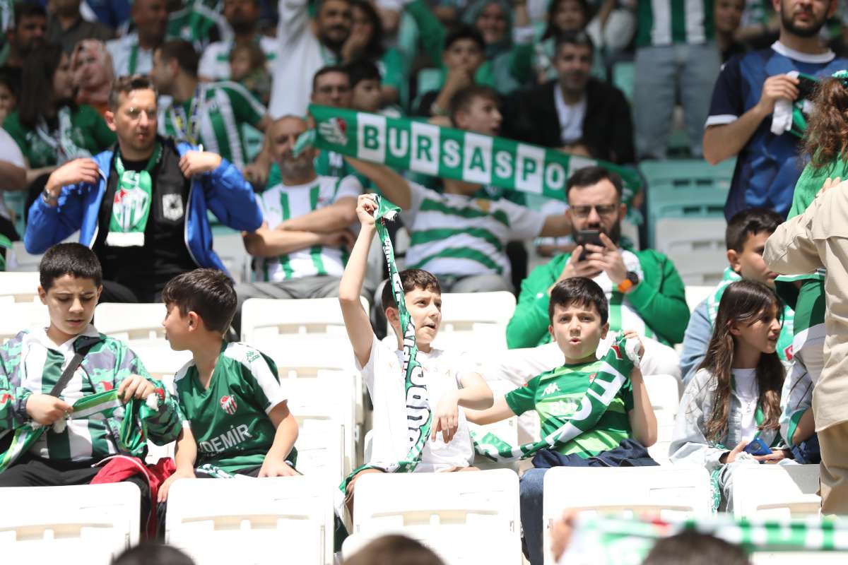 (FOTO GALERİ) BURSASPOR-BORNOVA FK TARAFTAR FOTOĞRAFLARI-1