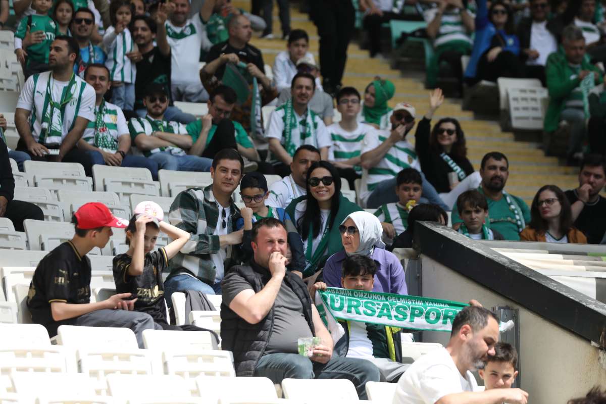 (FOTO GALERİ) BURSASPOR-BORNOVA FK TARAFTAR FOTOĞRAFLARI-1