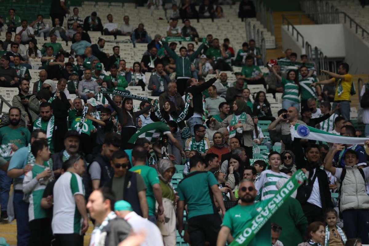 (FOTO GALERİ) BURSASPOR-BORNOVA FK TARAFTAR FOTOĞRAFLARI-1
