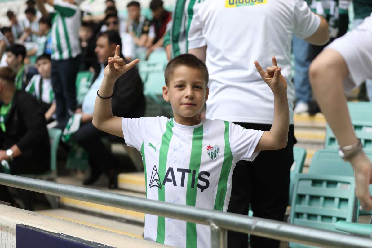 (FOTO GALERİ) BURSASPOR-BORNOVA FK TARAFTAR FOTOĞRAFLARI-1