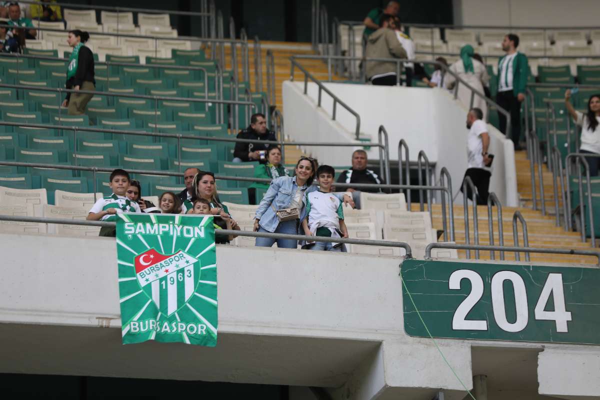 (FOTO GALERİ) BURSASPOR-BORNOVA FK TARAFTAR FOTOĞRAFLARI-1