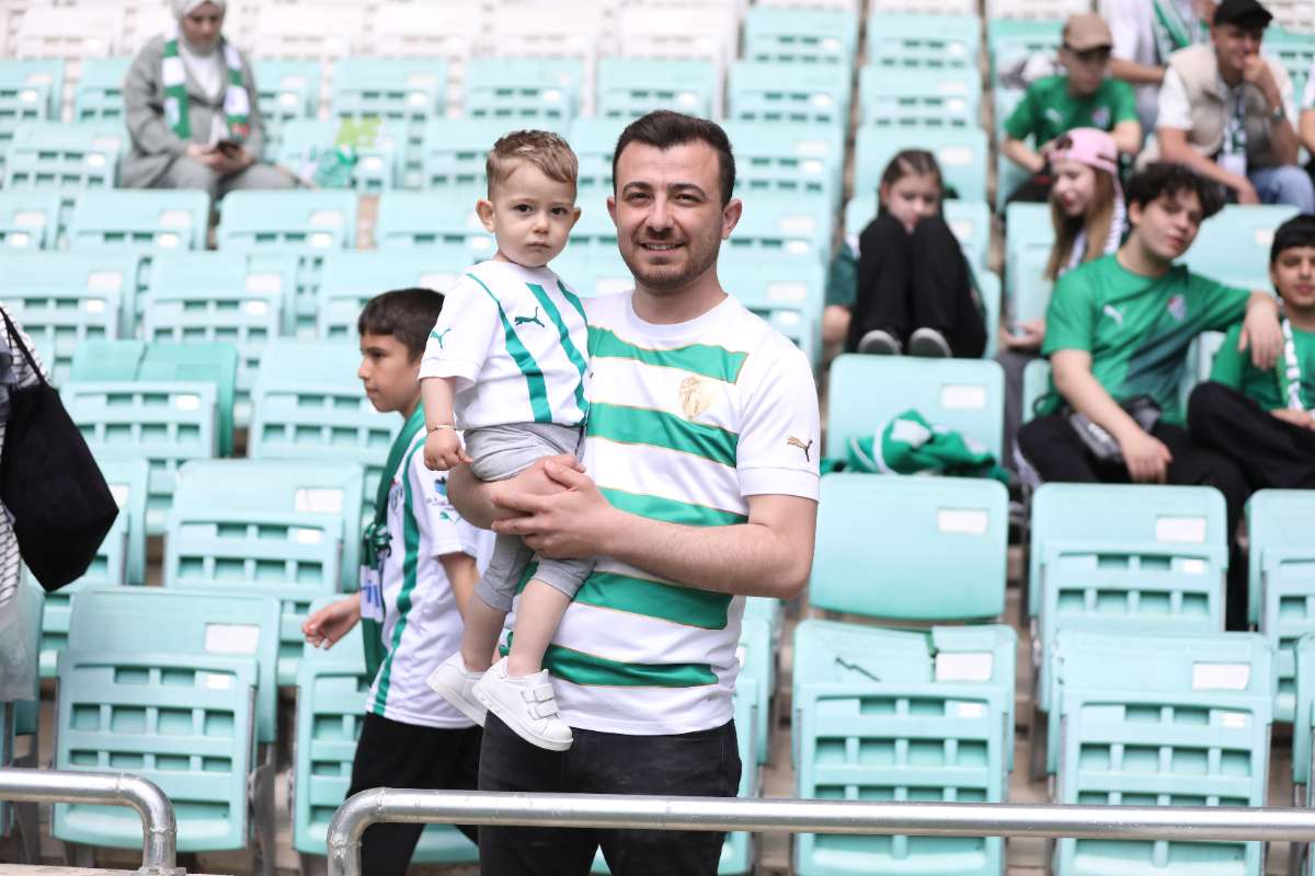 (FOTO GALERİ) BURSASPOR-BORNOVA FK TARAFTAR FOTOĞRAFLARI-1