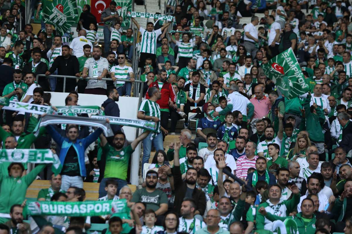 (FOTO GALERİ) BURSASPOR-BORNOVA FK TARAFTAR FOTOĞRAFLARI-1