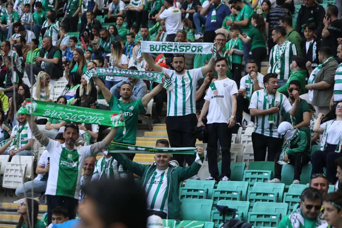 (FOTO GALERİ) BURSASPOR-BORNOVA FK TARAFTAR FOTOĞRAFLARI-1